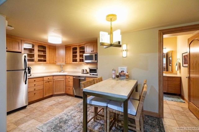 4574 Bishops Court, Middleton, WI 53562