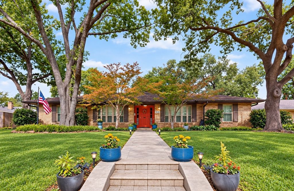 910 Sharpshire Street, Grand Prairie, TX 75050 — exterior