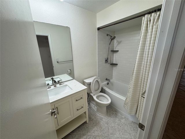 2275 S MCCALL ROAD 201, Englewood, FL 34224