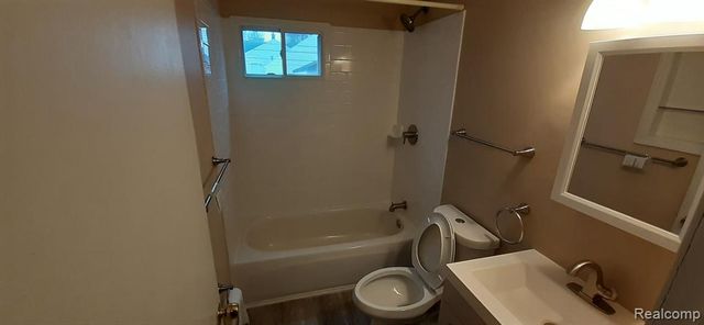 8662 Ford Avenue, Warren, MI 48089