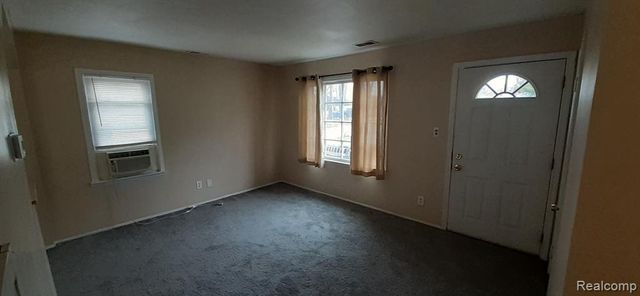 8662 Ford Avenue, Warren, MI 48089