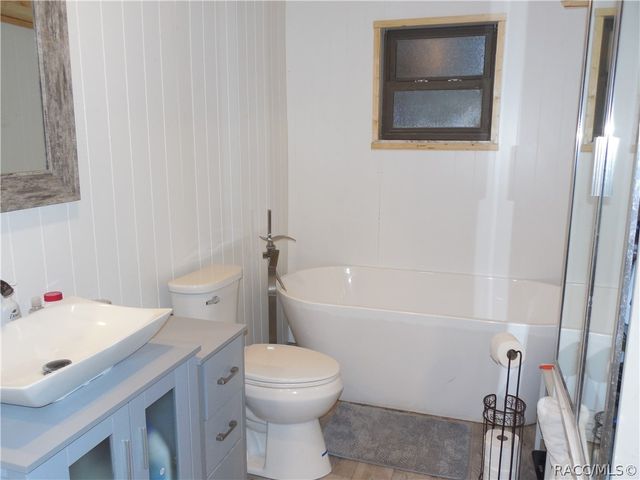 5825 S Bob White Drive, Homosassa, FL 34446