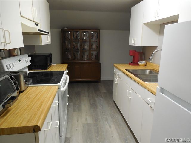 5825 S Bob White Drive, Homosassa, FL 34446