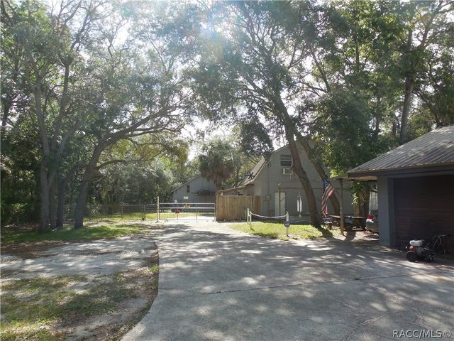 5825 S Bob White Drive, Homosassa, FL 34446