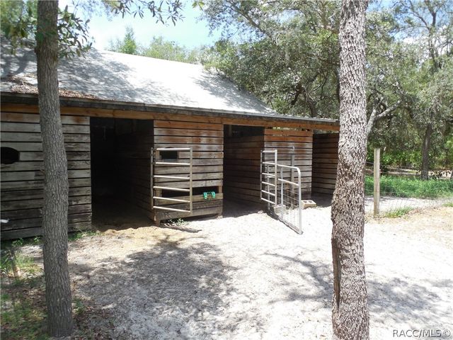 5825 S Bob White Drive, Homosassa, FL 34446