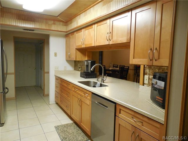 5825 S Bob White Drive, Homosassa, FL 34446