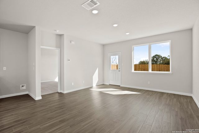 8854 Black Oak Drive, Elmendorf, TX 78112