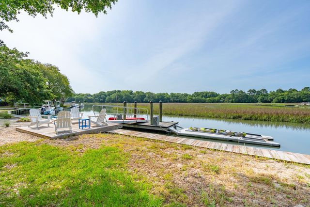 1047 Hills Plantation Drive, Charleston, SC 29412