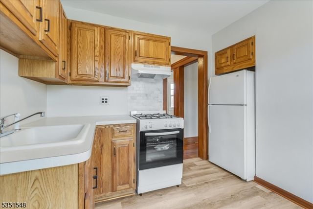 143 Parmelee Ave, Hawthorne Boro, NJ 07506