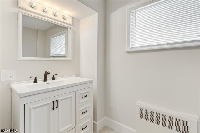 143 Parmelee Ave, Hawthorne Boro, NJ 07506