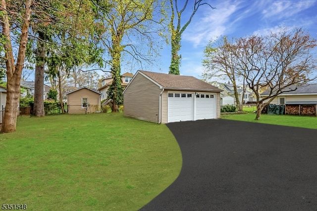 143 Parmelee Ave, Hawthorne Boro, NJ 07506