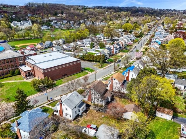 143 Parmelee Ave, Hawthorne Boro, NJ 07506