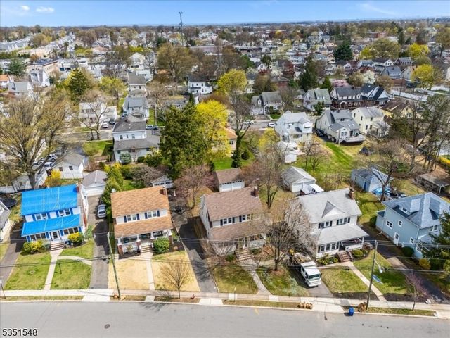143 Parmelee Ave, Hawthorne Boro, NJ 07506