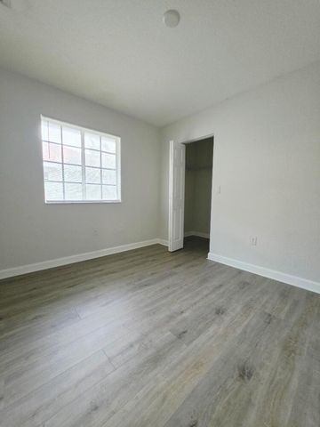 4154 Napoli Lake Drive, Riviera Beach, FL 33410