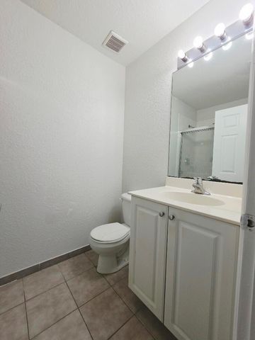 4154 Napoli Lake Drive, Riviera Beach, FL 33410
