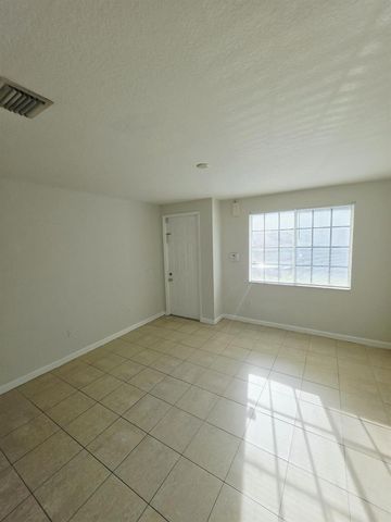 4154 Napoli Lake Drive, Riviera Beach, FL 33410
