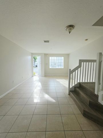 4154 Napoli Lake Drive, Riviera Beach, FL 33410
