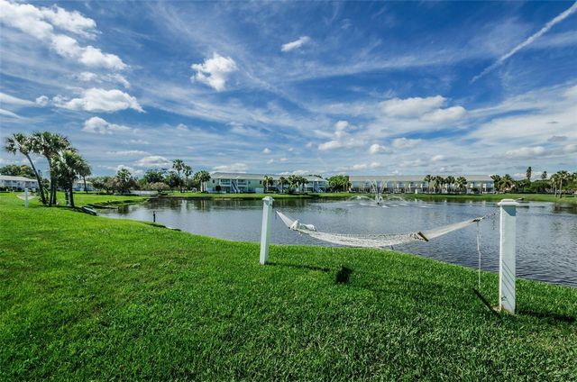 5011 STARFISH DRIVE SE C, St Petersburg, FL 33705