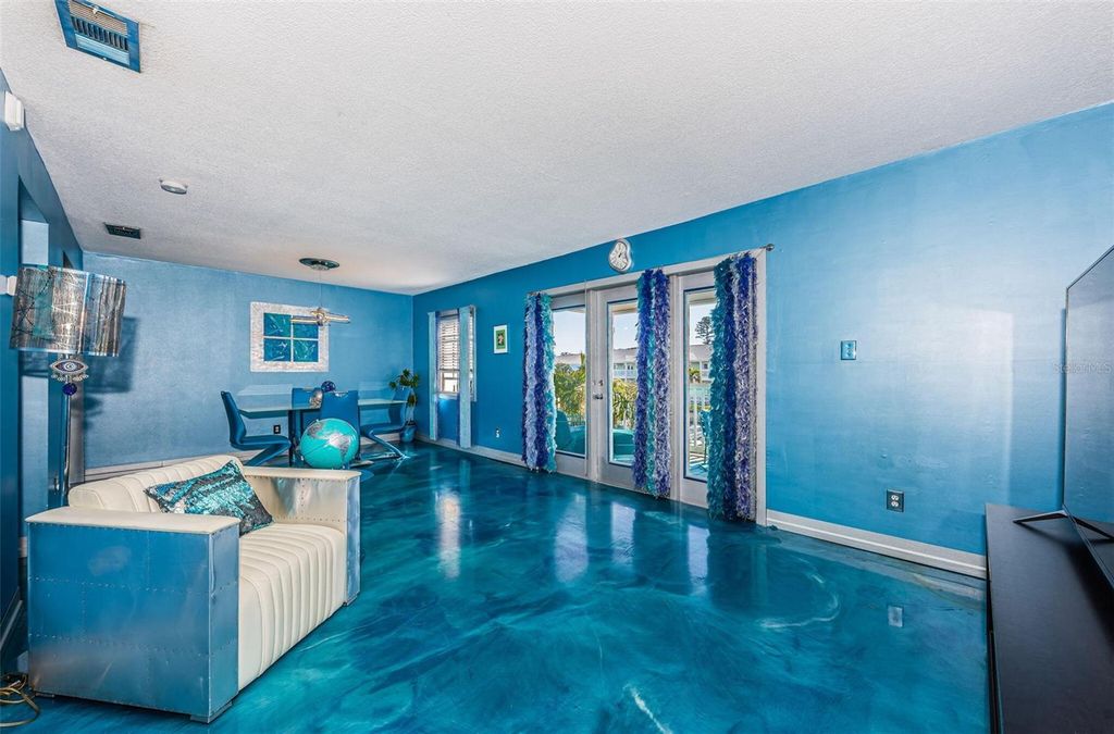 Image 13 of property listing at 5011 STARFISH DRIVE SE C, St Petersburg, FL 33705