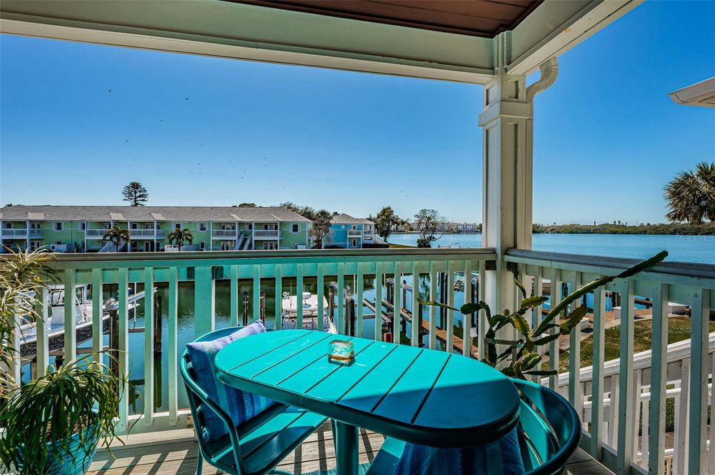 Image 3 of property listing at 5011 STARFISH DRIVE SE C, St Petersburg, FL 33705