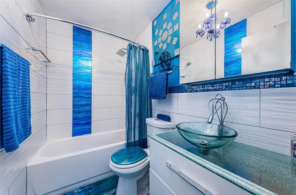 Image 32 of property listing at 5011 STARFISH DRIVE SE C, St Petersburg, FL 33705