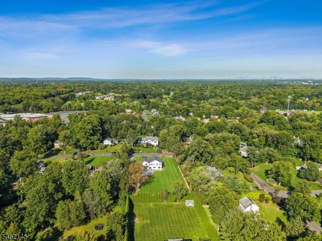 9 Blackbirch Rd, Scotch Plains Twp., NJ 07076