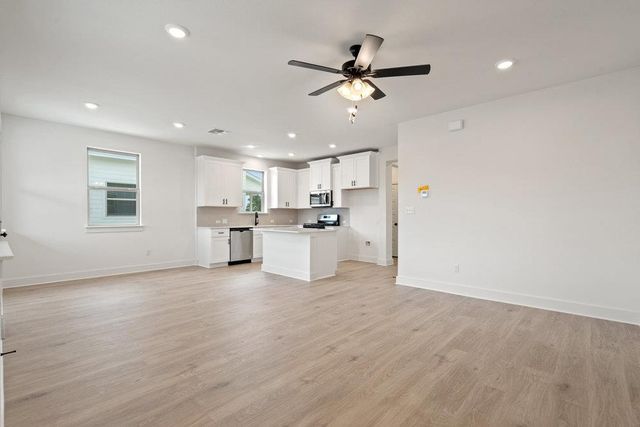 180 Condesa ST, Kyle, TX 78640