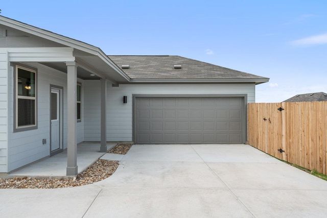 180 Condesa ST, Kyle, TX 78640
