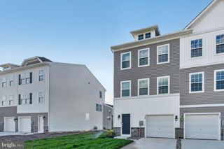 120 ESSEX DR, Sicklerville, NJ 08081