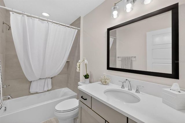 1954 MCMURTRIE LOOP, The Villages, FL 34762