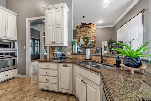 230 Sunnys Halo Boulevard, Bullard, TX 75757