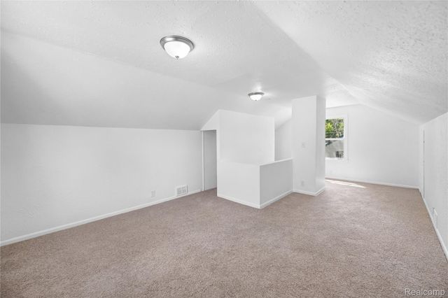 9016 Auburn Street, Detroit, MI 48228