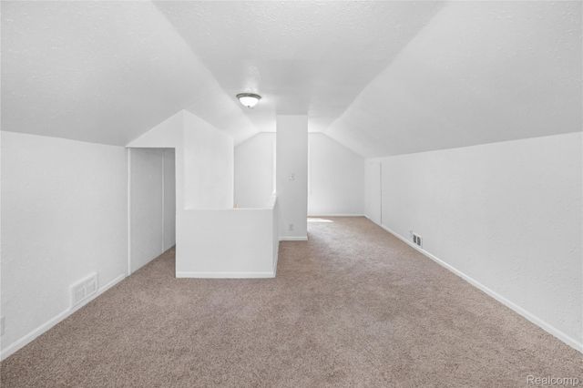 9016 Auburn Street, Detroit, MI 48228
