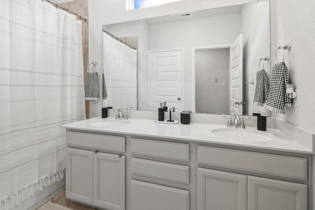 5511 Cuerta Street, Houston, TX 77023