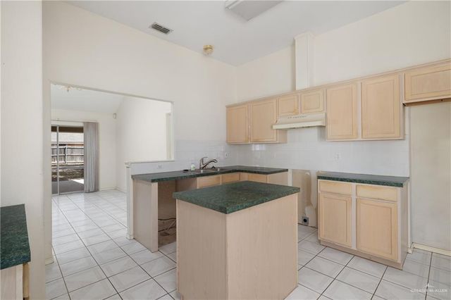 6528 N 34th Street, Mcallen, TX 78504