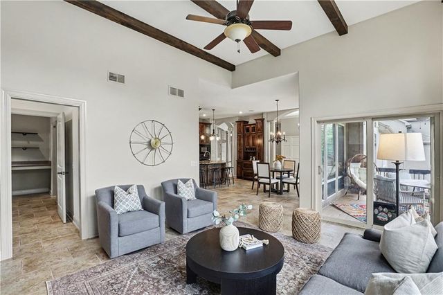 1616 NE Daltons Ridge Drive, Lee's Summit, MO 64064