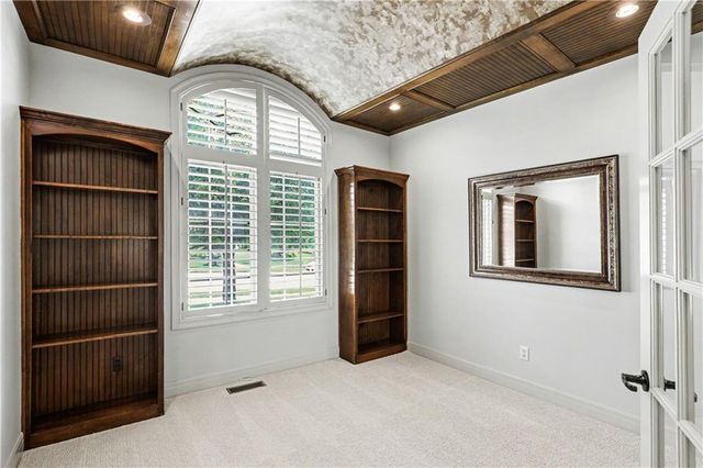 1616 NE Daltons Ridge Drive, Lee's Summit, MO 64064
