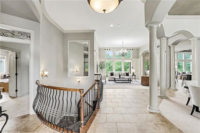 1616 NE Daltons Ridge Drive, Lee's Summit, MO 64064