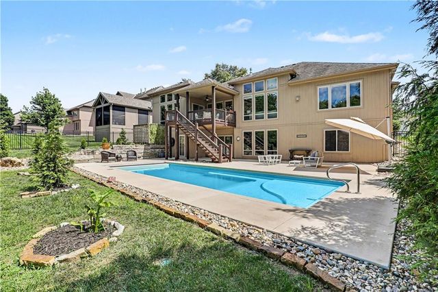 1616 NE Daltons Ridge Drive, Lee's Summit, MO 64064