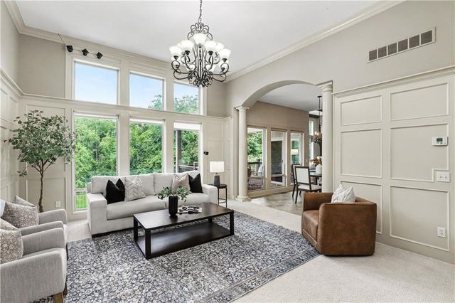 1616 NE Daltons Ridge Drive, Lee's Summit, MO 64064