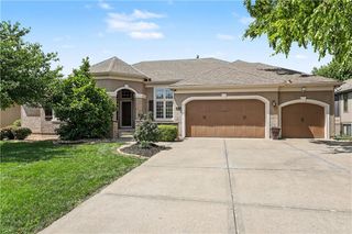 1616 NE Daltons Ridge Drive, Lee's Summit, MO 64064