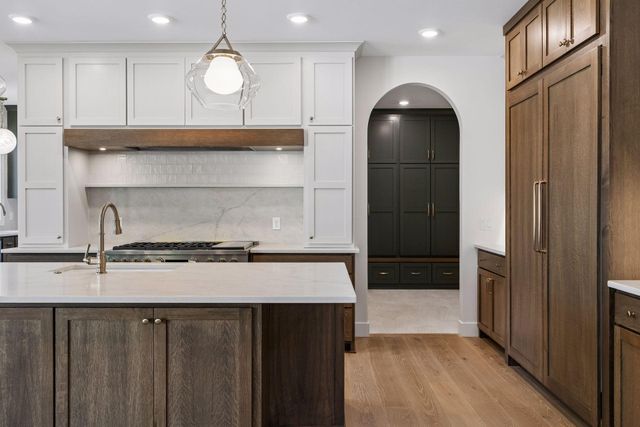 5521 Zenith Avenue S, Edina, MN 55410