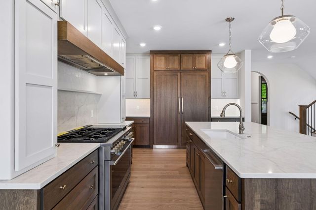 5521 Zenith Avenue S, Edina, MN 55410
