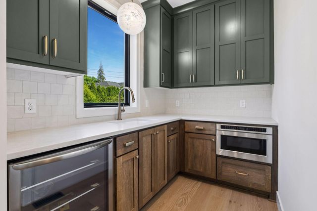 5521 Zenith Avenue S, Edina, MN 55410