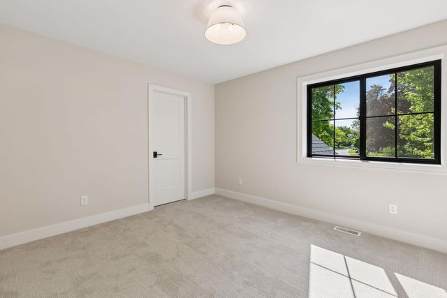 5521 Zenith Avenue S, Edina, MN 55410
