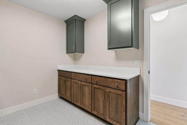 5521 Zenith Avenue S, Edina, MN 55410