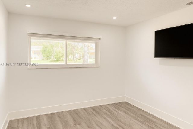 9540 Martinique Dr, Cutler Bay, FL 33189