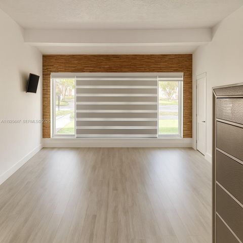 9540 Martinique Dr, Cutler Bay, FL 33189