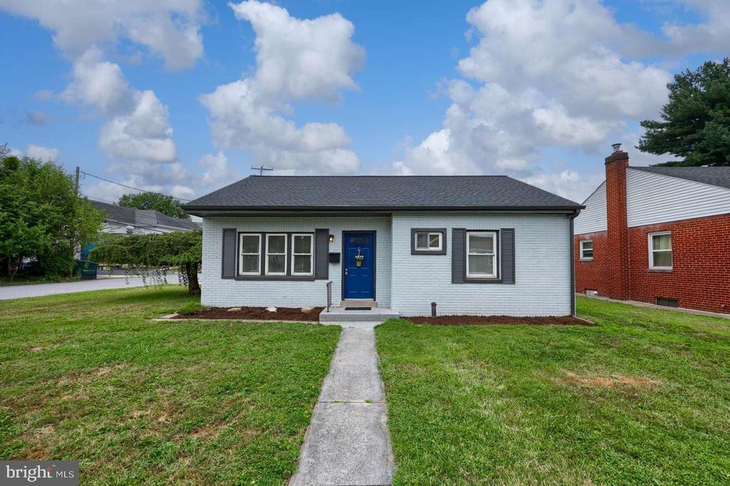 3900 KINGSLEY DR, Harrisburg, PA 17110