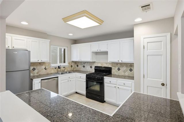 1900 Powers Ferry SE Trace, Marietta, GA 30067